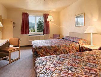 Super 8 by Wyndham Kelso Longview Area