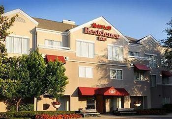 Sonesta ES Suites Dallas Market Center