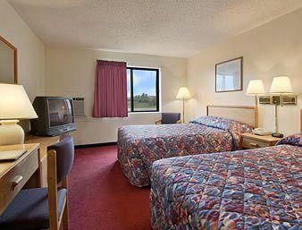 Super 8 by Wyndham Clear Lake