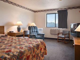 Super 8 by Wyndham Merrillville