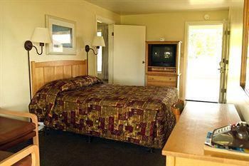 Skylark Shores Resort