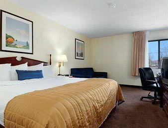 Baymont by Wyndham Louisville South I 65