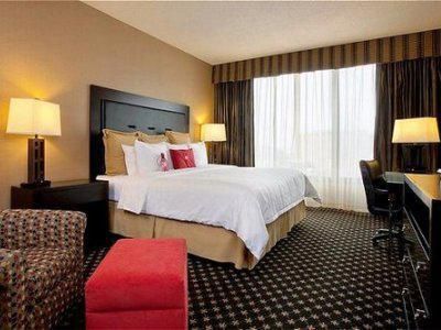 Crowne Plaza Hotel Indianapolis Airport, an IHG Hotel