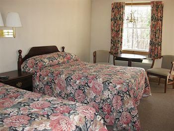 The Chatham Motel