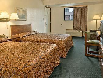 Super 8 by Wyndham Fort Mitchell Cincinnati Area