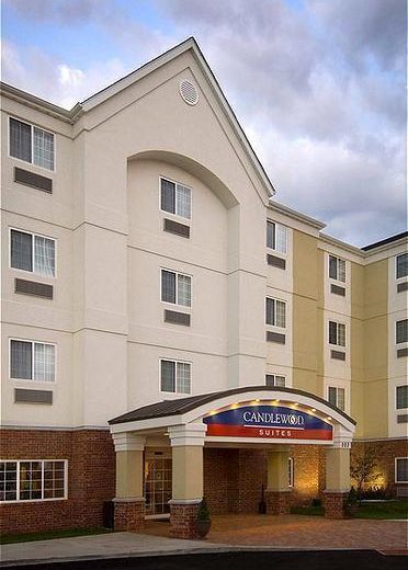 Candlewood Suites Pearl, an IHG Hotel