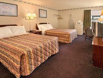 Days Inn by Wyndham Southern Hills/ORU