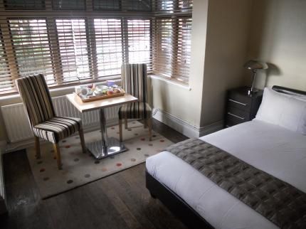 OAK LODGE HOTEL