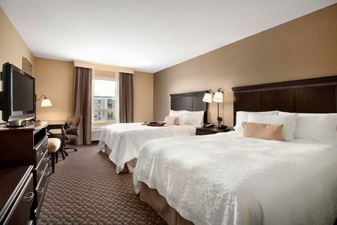 Hampton Inn & Suites Edmonton/West