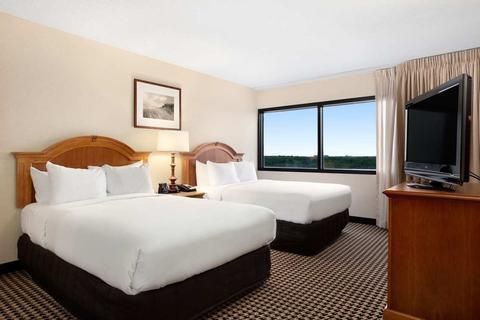 Hilton Suites Chicago/Oakbrook Terrace
