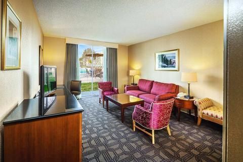 Hilton Oakland Airport