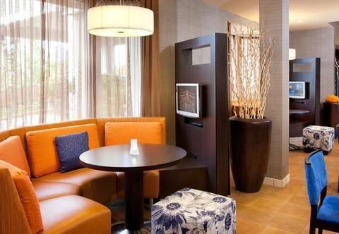 Courtyard by Marriott Oakland Airport