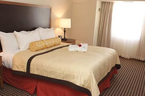 Embassy Suites Detroit Metro Airport