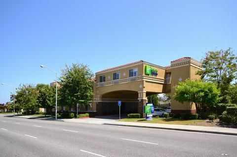 Holiday Inn Express & Suites Santa Clara, an IHG Hotel