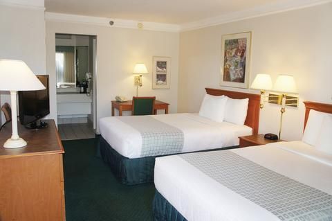 La Quinta Inn by Wyndham Savannah I-95