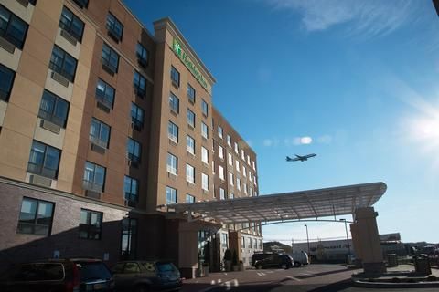 Holiday Inn New York-JFK Airport Area, an IHG Hotel