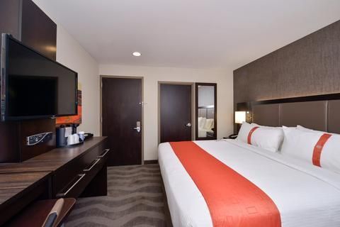 Holiday Inn New York-JFK Airport Area, an IHG Hotel