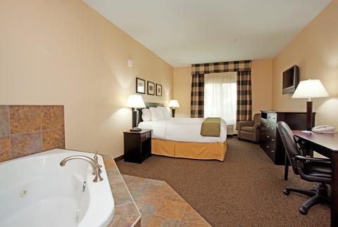 Holiday Inn Express Hotel & Suites Longmont, an IHG Hotel