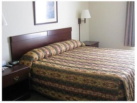 Red Roof Inn & Suites Biloxi