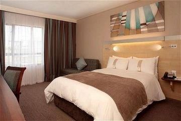 Holiday Inn Express Sandton-Woodmead, an IHG Hotel