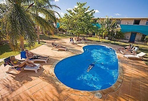 GOLDEN CHAIN SEA BREEZE RESORT
