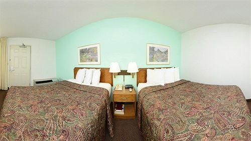 AMERICAS BEST VALUE INN AND SUITES OVERLAND PARK