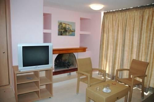 Avra Hotel