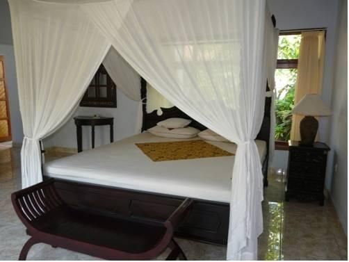 Bali Lege Beach Bungalows