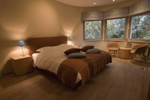B&B EAU CHAUMES