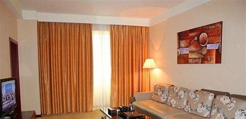 B-energy Hotel - Yichun