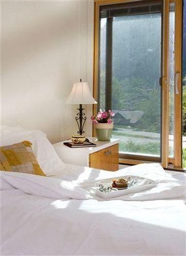 Blackjack Condominiums by Alta Chalets
