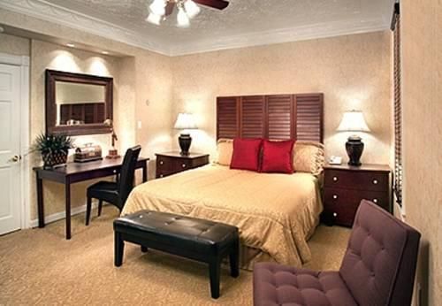 Chateau Inn and Suites