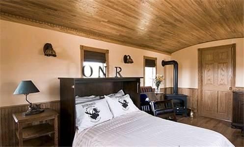 Clearview Station & Caboose B&B