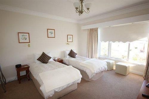 Clovelly House