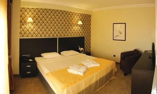 Ener Old Castle Resort Hotel