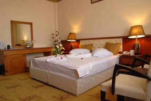 GRAND ESTEL