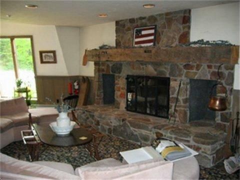 Grey Bonnet Inn