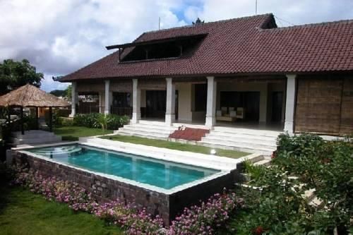 HALLY BALI