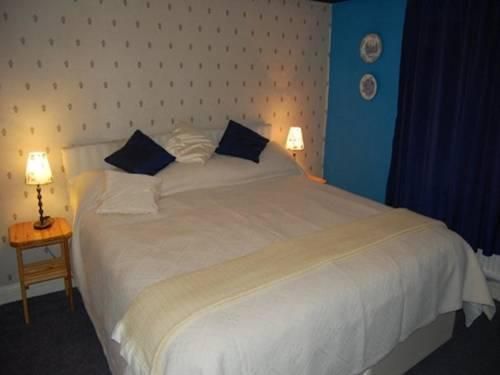 Hawthorns Hotel