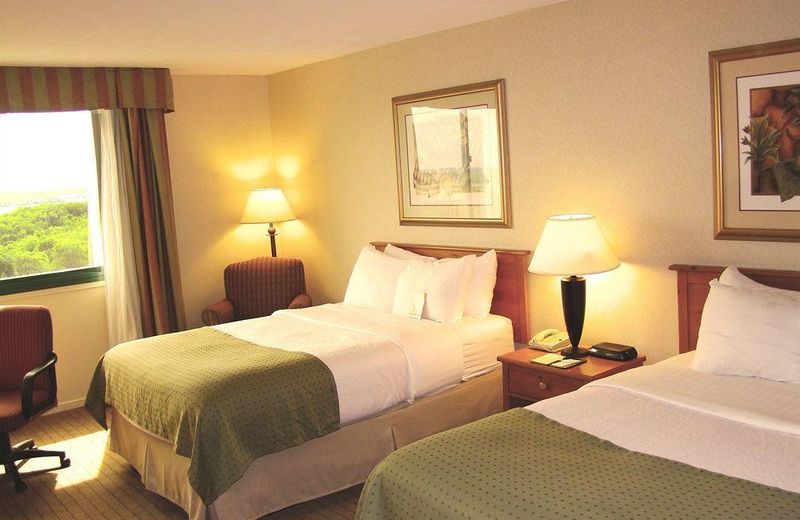 HOLIDAY INN PITTSBURGH AIRPORT