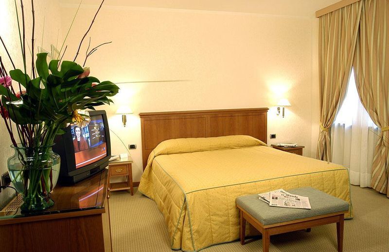 Hotel Excelsior Magenta