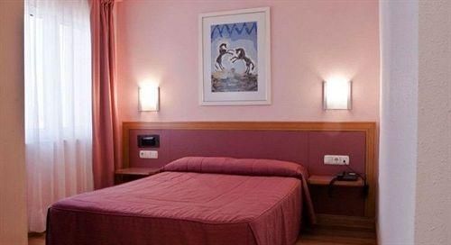Hotel Brujas De Irues