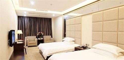 Longyan Yuefeng Hotel