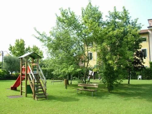 Outdoor Pictures 18