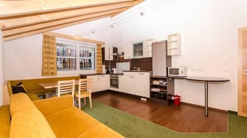 RIVERSIDE APART GARNI