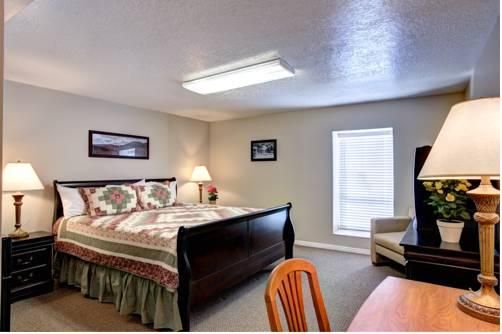 ROAD CREEK INN