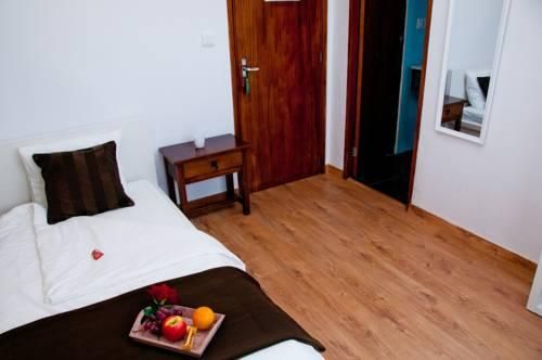 SEVEN Hostal