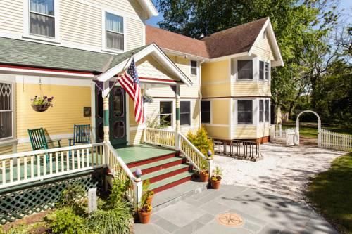 Inn at the Oaks