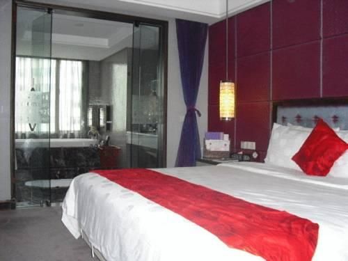 THE Q HOTEL