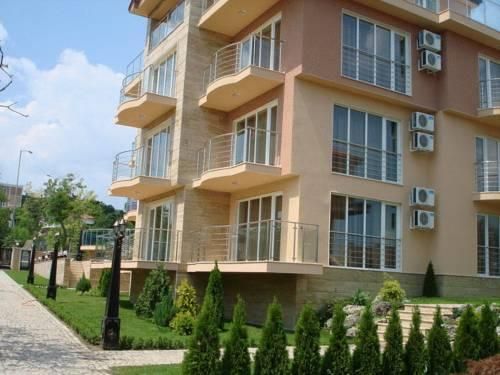 Twins Palace ApartHotel